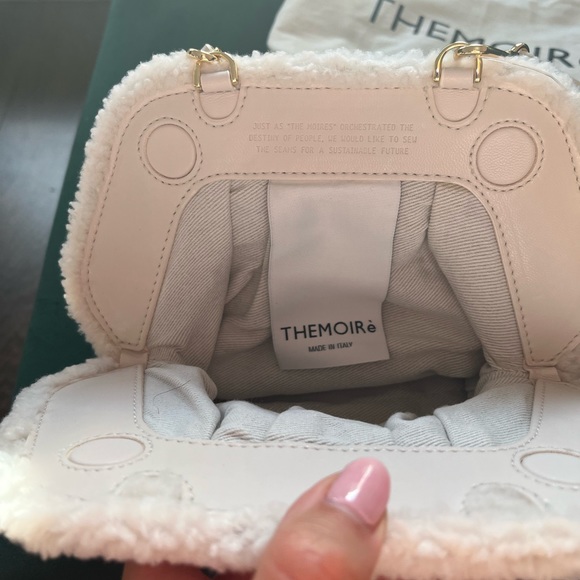 THEMOIRè Small Gea Faux Fur Bag - Picture 3 of 5